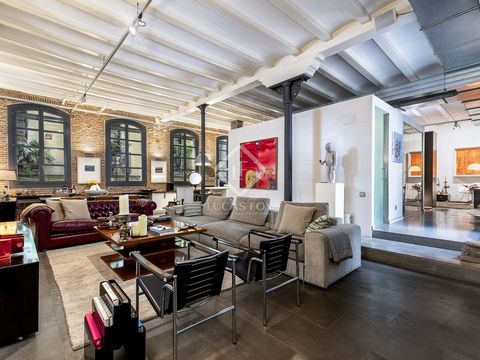 Este impresionante loft se ubica en el exclusivo pasaje Sert, uno de los secretos mejor guardados de Barcelona. Por ello, combina a la perfección historia, diseño y modernidad. Su reforma pertenece a un arquitecto de renombre y reconocido en revistas...