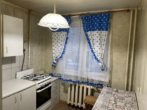 Арт. 74857759 Продам 2-х комнатную квартиру в Жуковском на улице Мясищева, дом 4, на первом этаже 5-этажного панельного дома. Общая площадь квартиры 44,4 кв.м, комнаты смежные 18 и 12 кв.м, кухня 6 кв.м, сан.узел совмещенный. Новые чугунные батареи и...