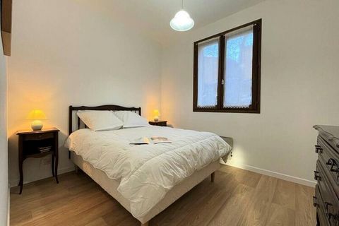 Diese 74 m² gro�e Erdgeschosswohnung ist mit 2 Sternen klassifiziert und bietet Platz f�r bis zu 6 Personen. Es verf�gt �ber zwei gem�tliche Schlafzimmer mit jeweils einem Doppelbett und ein gerהumiges Wohnzimmer mit einem 2-Sitzer-Schlafsofa und ein...