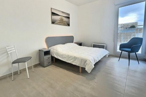 Spędź przyjemne wakacje w tym komfortowym apartamencie znajdującym się na 3. i ostatnim piętrze nowej rezydencji z windą. Składa się z 3 sypialni: - apartament główny (łóżko małżeńskie 160) - druga sypialnia (łóżko małżeńskie 160) - trzecia sypialnia...