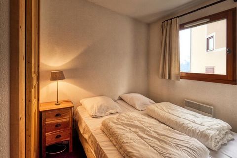 Situato ai piedi delle piste di Morillon 1100, questo spazioso appartamento di 88 m² offre un soggiorno confortevole per un massimo di 10 persone. Disposto su due livelli, dispone di quattro camere da letto ben arredate, di cui una con bagno privato,...