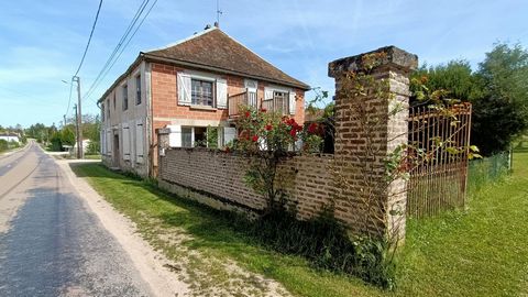 ULTIME BAISSE DE PRIX de 10 % pour ce bien à Fort Potentiel avec Travaux à envisager! Dans le petit village paisible de Braux, à 13 km de Brienne-le-Château et 33 min du parc régional de la forêt d'Orient, venez découvrir cette maison d'habitation d'...