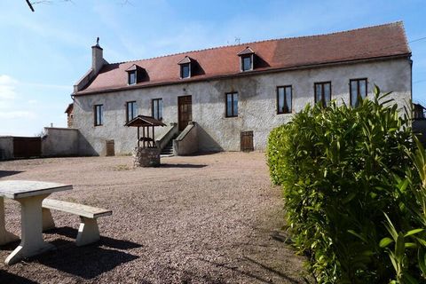 Casa indipendente situata in contesto agricolo, al piano terra rialzato: ampia cucina, spazioso soggiorno con stufa a legna. 1 camera da letto (1 letto da 140 cm), 3 camere da letto (1 letto da 140 cm, 1 letto da 90 cm), 2 bagni (doccia e WC) e WC se...