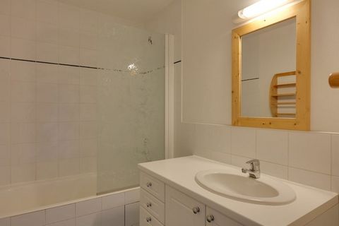 Het appartement in Les Deux Alpes heeft 1 slaapkamer(s) en kan gereserveerd worden tot 6 personen. Accommodatie De accommodatie heeft een oppervlakte van 47 m² iscomfortabel ingerichte en is erg groot, gelegen direct aan de skipiste, met uitzicht de ...