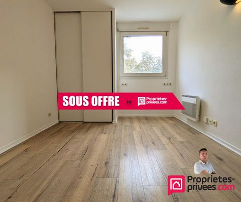 Propriétés-Privées vous propose cet appartement de type T1 de 27m2 au 1er étage, situé à Villeurbanne dans une copropriété bien entretenue, arborée et sécurisée. Idéalement situé, proche des écoles, des commerces et des transports en communs (métro e...