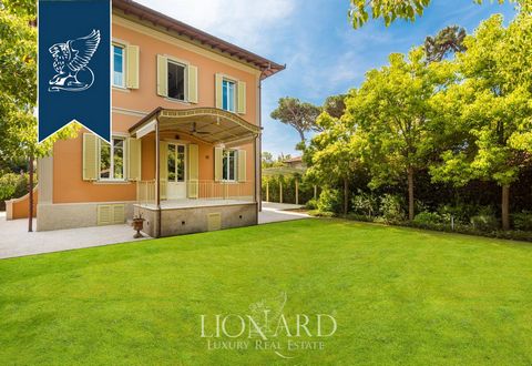 This luxurious Art-Nouveau villa is for sale just 100 metres from Forte dei Marmi's sea. This house dating back to the early 1900s has been recently renovated with great attention to detail, so that it shows off all the charm of the Art Nouveau ...