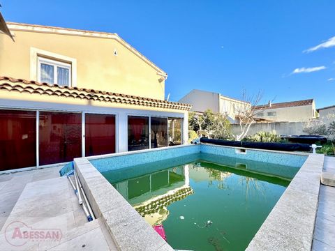 En venta, en Port-Saint-Louis-du-Rhone (13230) Bouches-du-Rhone (13), magnífica casa T5 de 150 m2, logia, casa de la piscina, taller y piscina, en un terreno de 500 m2 450 m2 . Situada cerca de todos los servicios, esta magnífica casa le ofrece: PLAN...