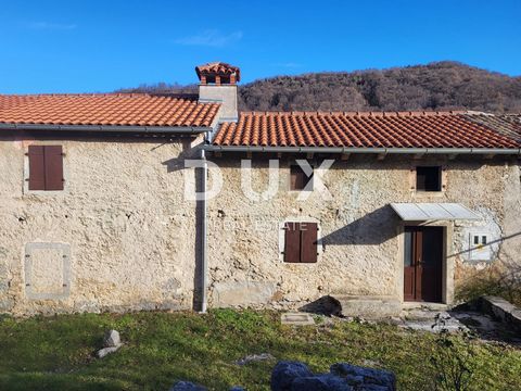 Location: Istarska županija, Buzet, Roč. ISTRIA, BUZET - Stone house for renovation Buzet is located in the very north of Istria, near the border with Slovenia. Its historical core, which dates back to the Middle Ages, lies on a hilltop above the fer...