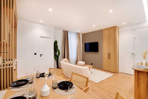 Checkmyguest offers you a 65 m² flat in the heart of the Saint-Georges district. This elegant and comfortable space has three bedrooms carefully furnished for your comfort. You will be within easy reach of Paris landmarks such as the famous Moulin Ro...