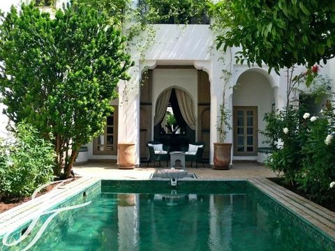 This property is located in an authentic district of the Medina of Marrakech, with a car access closeby. Renovated 20 years ago by a well establised designer retaining its original spirit, the Riad has since then been operated as a confidential Bouti...