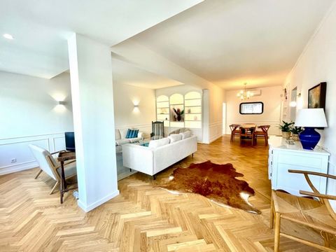 FOR SALE: 4 bedroom apartment on Avenida Infante Santo Located on the 1st floor of a building with an elevator, this apartment with plenty of natural light on Avenida Infante Santo offers a contemporary living experience in Lisbon. With 4 bedrooms, t...