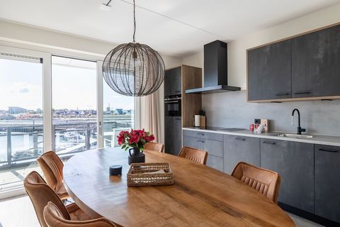 Word wakker met een adembenemend uitzicht op de haven en de Oosterschelde in dit prachtige appartement in Sint-Annaland. Deze ruime en luxe accommodatie biedt een panoramisch uitzicht en de perfecte combinatie van comfort, rust en moderne voorziening...