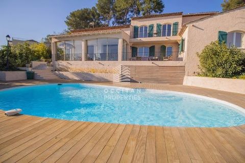 Zum Verkauf, zwischen Cannes und Golfe Juan, 10 Minuten von Cannes und 10 Minuten von der Mougins School entfernt. Dieses sehr helle Haus von 294 m² bietet einen Pool und einen atemberaubenden Meerblick auf das Mittelmeer und das Cap d'Antibes. Im er...