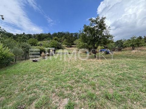 Willkommen zu einem einzigartigen Angebot in Leonberg, Eltingen ein Gartengrundstück mit insgesamt 1578 m² Fläche in sonniger Südhanglage an der Oberen Feinau. Diese attraktiven Grundstücke sind bequem mit dem PKW von zwei Seiten aus erreichbar und b...