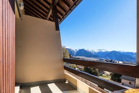 Descubra la residencia Rue des Iris en Font-Romeu. Ven y disfruta de su privilegiada vista a las montañas. Cerca de rutas de senderismo y de las montañas entre Mont-Louis y Bourg-Madame en los Pirineos Orientales. Descubre las actividades de la estac...