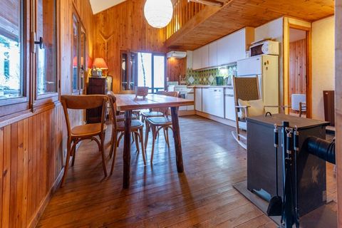 The chalet in Doucy has 3 bedrooms and capacity for 8 persons. Accommodation of 80 m² cozy and is very light, It has mountain. The property is located 3 km city, 3 km ski resort and it is located in a a family-friendly zone and in a mountainous area....