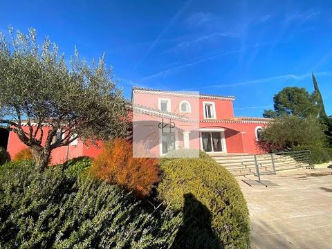 Ref: 56SB. Allan Home Sun Immobilier is proud to present this magnificent property located in the heart of the Drôme provençale, offering an ideal setting for nature lovers. Close to all amenities, it will appeal to those seeking a peaceful, authenti...