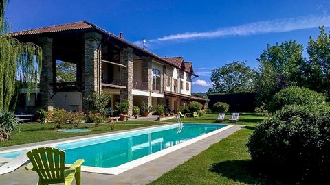 Serenity and Modern Comfort Near Acqui Terme A Restored Historical Residence Offering Comfort, Serenity, and Development Potential The Location Nestled in the picturesque countryside just 5 kilometers from Acqui Terme, this exquisite villa offers an ...