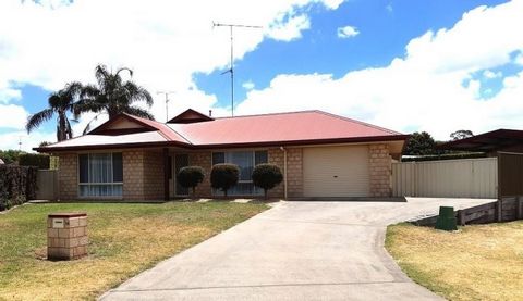 NESTLED AT THE END OF A CUL-DE-SAC THIS WELL CARED FOR BRICK & COLOURBOND HOME IS LOCATED IN THE SOUGHT AFTER AREA OF CONROE HEIGHTS SET ON A GENEROUS 995M2 ALLOTMENT. FEATURING A COMFORTABLE OPEN PLAN KITCHEN/ DINING & LIVING AREA PLUS A SEPARATE FO...