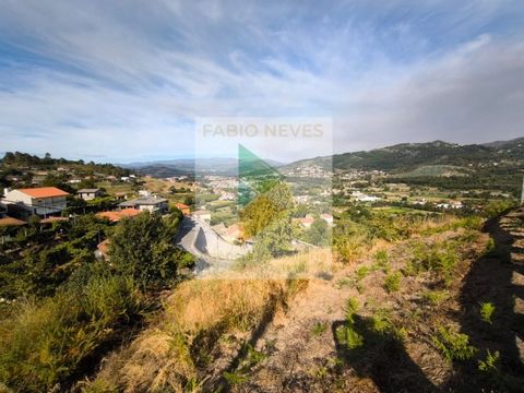 Land located in Nogueira, Ponte da Barca, in a construction area. The land offers easy and direct access. In addition, it has magnificent views of the surrounding landscape, making it an excellent opportunity for those looking for a quiet place to bu...