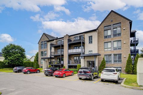 Beautiful and spacious condo super well located in Lachenaie in the CARREFOUR DES FLEURS sector, 10 minutes from Montreal, close to all services and only a few minutes from highways 40 and 640. Very well maintained over the years, this condo offers a...