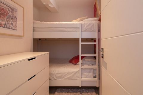 Dieses gemütliche, gut möblierte 1-Zimmer-Apartment befindet sich im 7. Stock eines Gebäudes neben der Promenade Alberto I und bietet einen wunderschönen Meerblick. Mit modernen Annehmlichkeiten wie WLAN, Digital-TV und Geschirrspüler bietet es alles...