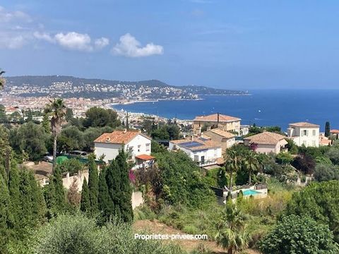 Jean-Marc NADAUD presents this recent contemporary duplex apartment (early 2024) of 108m2, 3 bedrooms, panoramic sea view, quality services (ducted air conditioning etc.) in a private domain with swimming pool. Reduced acquisition costs before a nota...