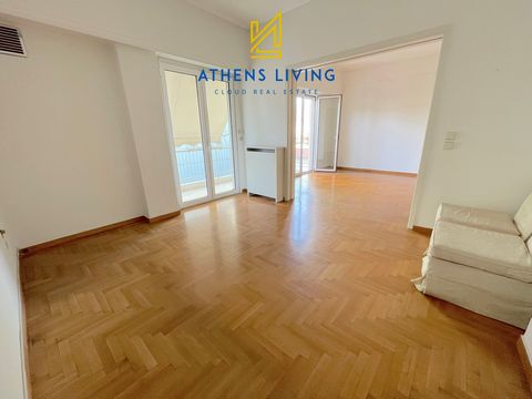 Diese Wohnung mit der ID-Nr.: 956410 wird im Herzen von Kolonaki, einer der begehrtesten Gegenden Athens, zum Verkauf angeboten. Die Wohnung erstreckt sich auf 75,84 qm und wird zu einem Preis von 340.000 Euro verkauft, was 4.483,12 Euro pro Quadratm...