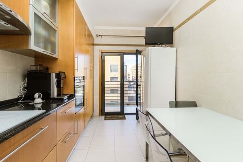 Come and discover this apartment located in Vilã Chã, with 2 bedrooms with two bedrooms, living room, kitchen, and 2 bathrooms, plus a bedroom, a living room and a storage room in the duplex (top floor); area of 102m2, plus 23m2 on the duplex floor. ...