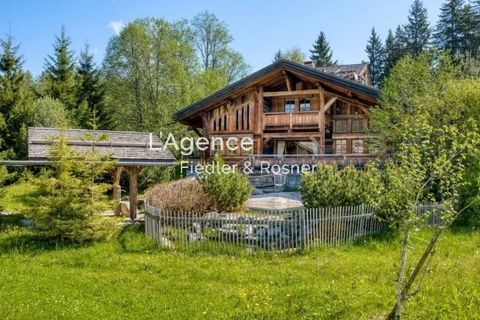 Chalet of 414 m2 - Land of 2000 m2 - 6 Bedrooms - 7 Bathrooms - 1 Service room - Hammam - Swimming pool - Cinema - Ski room - Service apartment Near the ski slopes, on the heights of Mont d'Arbois, warm chalet offering a clear view of the mountains. ...