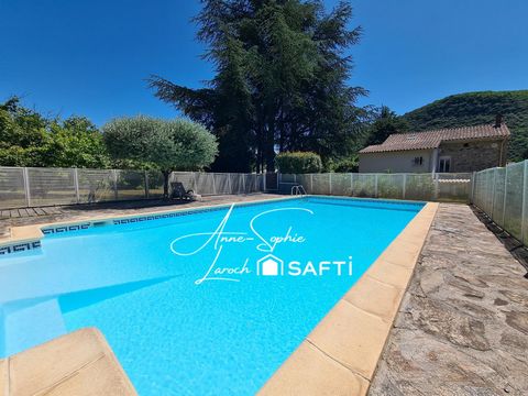 DEMEURE DE CHARME AVEC PISCINE ET JARDIN PAYSAGÉ