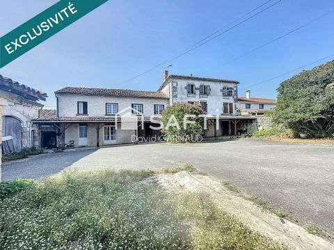 Ensemble immobilier composé de deux maisons avec de nombreuses dépendances