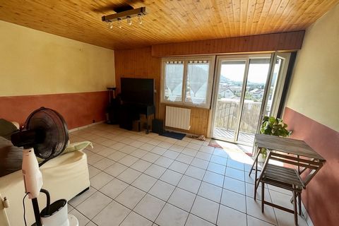 Appartement lumineux avec vue imprenable sur les montagnes- un bien plein de potentiel à aménager selon vos envies.