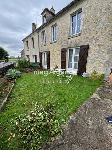 Maison en pierre louée 590 euros.