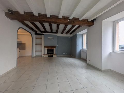 37140 Bourgeuil A louer Maison vide 3/4 pièces environ 90 m² 2 chambres en plein centre de Bourgueil 750 euros CC En plein coeur de Bourgueil, à deux pas des commerces et des services, découvrez cette maison lumineuse et fonctionnelle d'environ 90 m²...