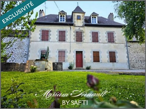 Grande Propriété avec dépendances puits Terrain de 4 ha