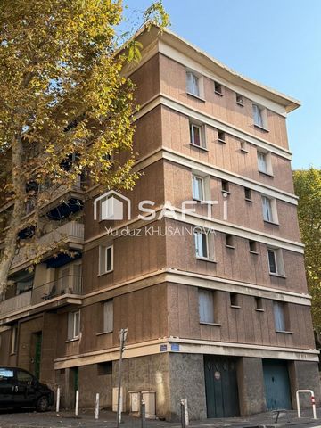 GRAND APPARTEMENT T4 COMPLETEMENT REFAIT A NEUF