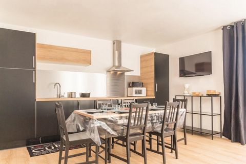 Residence Le Brigou is located in Montgenèvre ski resort. It is to be found less than 200 meters to the slopes and 200 meters to the shops, ski school and amenities. You'll find an open carpark just by the residence. Surface area : about 36 m². Groun...
