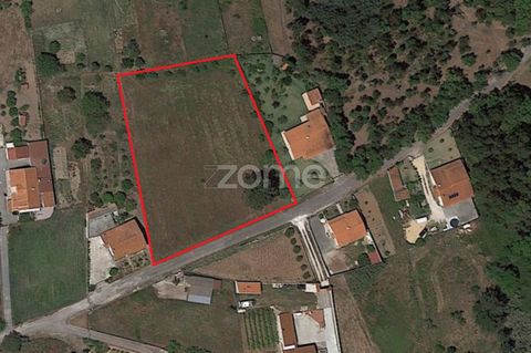 Identificação do imóvel: ZMPT552146 Property Description: Land for construction with 4227 m2 in Cumeira de Baixo, Juncal 8 minutes from Porto de Mós and Alcobaça. - index of soil occupation at 30%. - maximum land use index 0,6% - maximum 2 floors Loc...