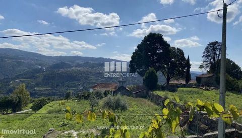 Land for Sale with possibility of construction. It offers fantastic views, good access and great sun exposure. Opportunity! Come visit! São Lourenço do Douro, Marco de Canaveses. Ref.: MC09028 FEATURES: Land Area: 700 m2 Area: 700 m2 Used Area: 700 m...