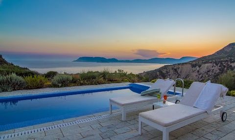 The villa is located in a preserved environment. It offers breathtaking views of the sea and coastline. The villa is a 20-minute drive from Dionisis Solomou Airport. Dafni beach, where the house was built, is part of an ecologically protected area (n...