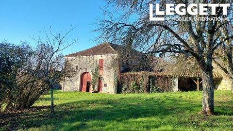 A25983NGA16 - Beautiful quiet location, pretty views, and proximity to all shops, for this pretty stone barn of almost 260m2, surrounded by beautiful wooded land of almost 2000m2. Information about risks to which this property is exposed is available...