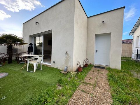 Dpt Charente Maritime (17), à vendre LA TREMBLADE maison de 84m² sur 170m²