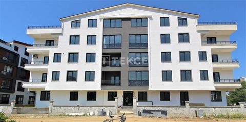 Spacious Flats with Matchless Nature Views in Çınarcık Yalova The flats are located in the Teşvikiye neighborhood of Çınarcık, Yalova. Teşvikiye is a developing residential center. The ... are within steps from the beach and sea. The flats are also l...