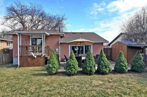 Spacious & Bright 3Br House With 2 Full Bathrooms & Finished Basement/Family Room With Wood Burning Fireplace Sitting On A 50X100 Lot. Great For Families. Living Room Is W/O To The Backyard With A Very Well Annually Maintained Golf Course Lawn. Prim ...