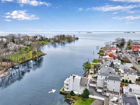 Exquisite waterfront living on Steamboat Road! You'll be astounded by the breathtaking views of Long Island Sound from every window. A free-standing townhouse situated in a charming & quiet neighborhood, just a short walk to downtown Greenwich. This ...