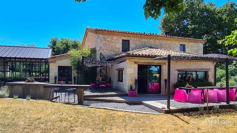 CHARMING STONE HOUSE 338sqm on 1 Ha OF LAND with OUTBUILDING / Bruno VUILLEMIN: 33 (0)6.38.50.27.17 / It is 1 hour from Toulouse, in the heart of the Gers, that an old ruin has been transformed into from 2007 in a magnificent stone property of 338sqm...