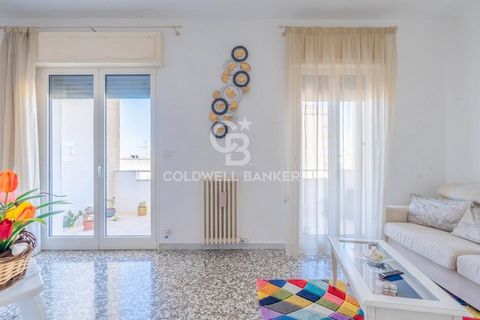 GALATINA - SALENTO EXCLUSIVE RENOVATED APARTMENT WITH PANORAMIC VIEW IN GALATINA, SALENTO In a privileged position in the heart of Galatina, we offer for sale an exclusive apartment located on the fourth floor of a building with elevator, consisting ...