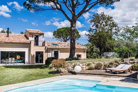 Exclusive sale by Nicolson Realty. Discreet pre-sale: A favorite for this remarkable villa in the Pays d'Aix, less than 30 minutes from the Cour Mirabeau. A treasure of Provence, the property is located between Sainte Victoire and the Luberon. As an ...