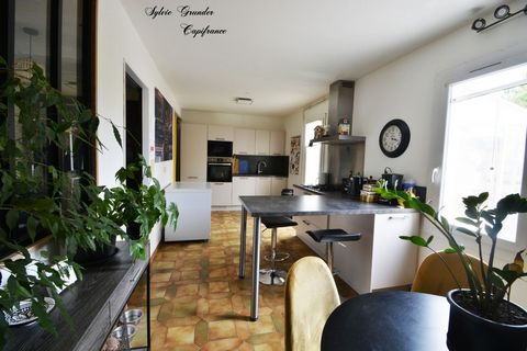 Dpt Bouches du Rhône (13), à vendre SAINT CHAMAS maison P4 de 90 m² - Terrain de 358,00 m²